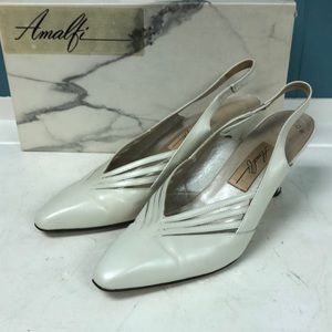 Vtg Amalfi‎ ivory porcelin luster calf leather women’s size 7.5B